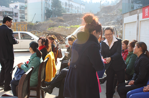 賢內助家政服務公司在東岳社區(qū)養(yǎng)老服務中心舉行2014年度總結表彰4.png